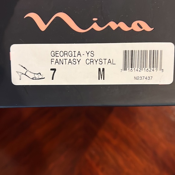 Nina girls shoes size 7m like new - Picture 7 of 7